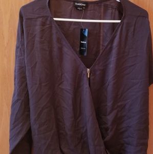 Twisted hem long sleeve shirt